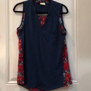 Sleeveless navy/floral Shirt